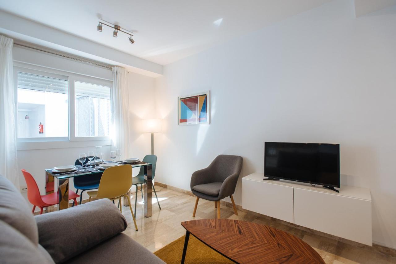 Triana Boutique Free Parking Apartment Seville Luaran gambar