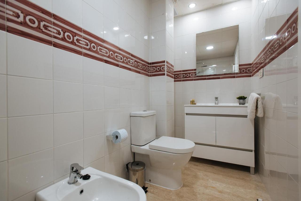 Triana Boutique Free Parking Apartment Seville Luaran gambar